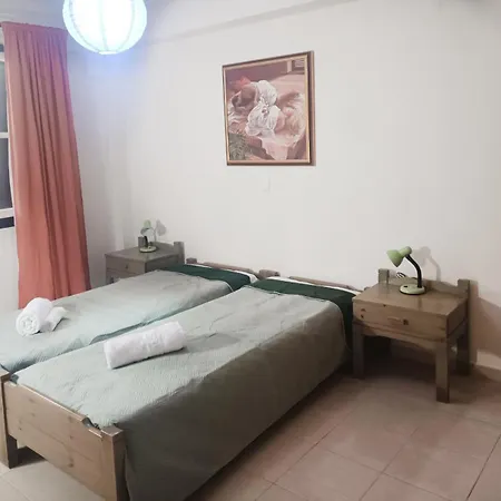 Rethymno, Atsipopoulo Neighborhood, Whole House For Up To 6 People בית נופש