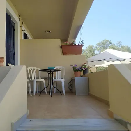 Rethymno, Atsipopoulo Neighborhood, Whole House For Up To 6 People